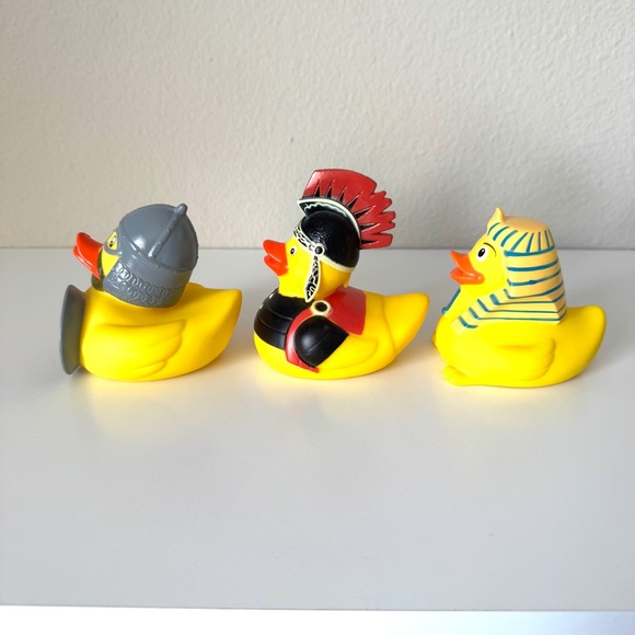 Set of 3 ducks from the British Museum - Sphinx, Roman Soldier, and Knight - Picture 5 of 8